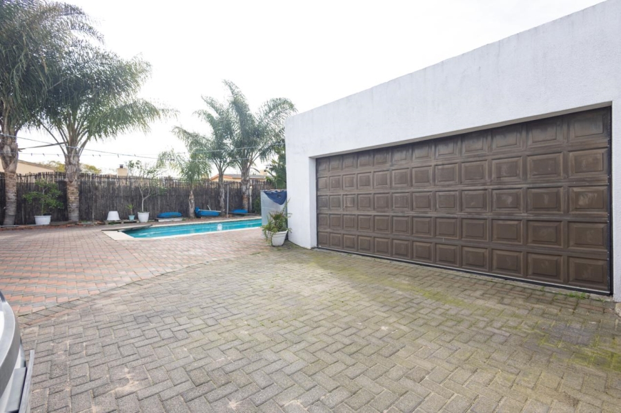 4 Bedroom Property for Sale in Windsor Park Western Cape